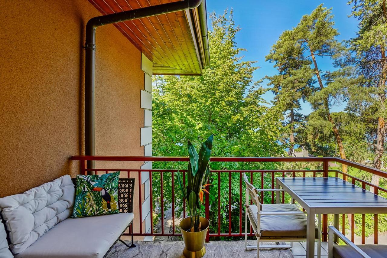 L'Eden Studio With A Balcony - Lake View Montreux Bagian luar foto